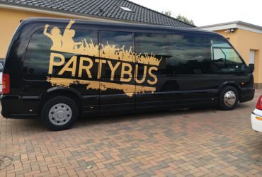 Schwarzer Partybus